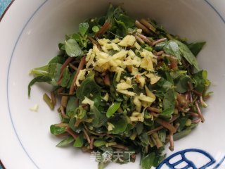 马齿苋鸡蛋煎饼的做法步骤：2