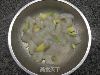 不放一滴水的番茄鱼的做法步骤：4