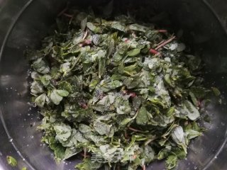 蒸马齿苋菜馍的做法步骤：3