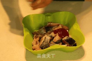 生啫鱼头的做法步骤：4
