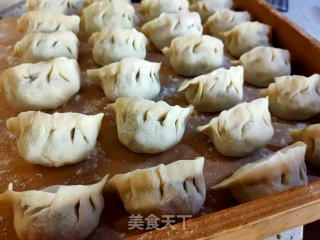 韭菜三鲜水饺的做法步骤：17