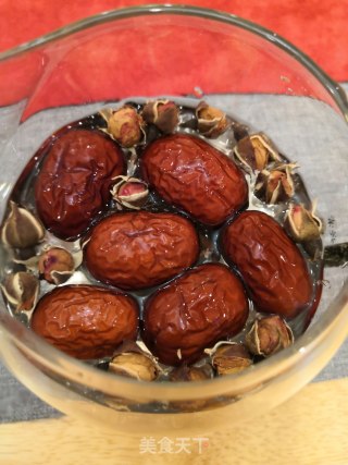 煮红枣陈皮与金边玫瑰花茶的做法步骤：1
