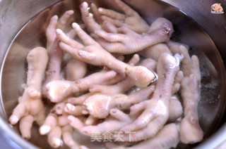 柠檬凤爪的做法步骤：4