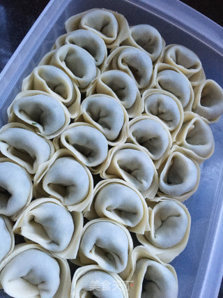 酸汤香芹鲜肉馄饨的做法步骤：9