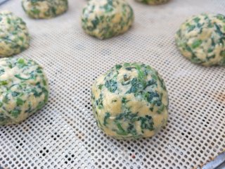 “ 蒸菜”蒸茼蒿菜团的做法步骤：7