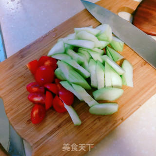 清蒸丝瓜+白米饭的做法步骤：1