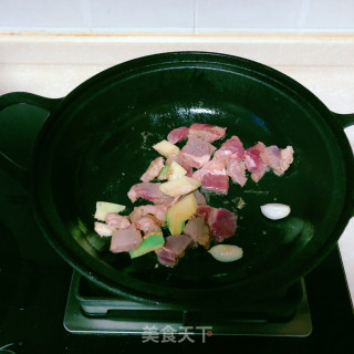 咖喱牛肉排炖土豆的做法步骤：4