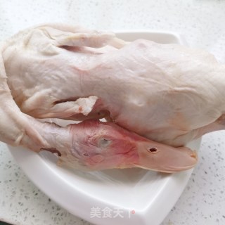 扣鸭的做法步骤：1