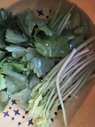 芹菜炒牛蛙的做法步骤：4