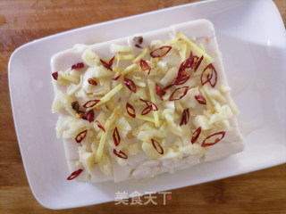#夏日快手菜#凉拌内酯豆腐 小葱拌豆腐的做法步骤：2