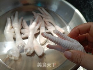 夏天必做美食——红油无骨凤爪的做法步骤：2