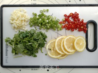 夏天必做美食——红油无骨凤爪的做法步骤：4