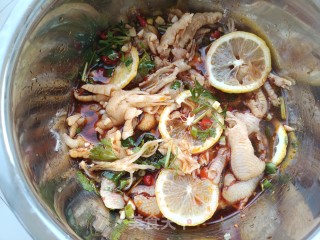 夏天必做美食——红油无骨凤爪的做法步骤：11