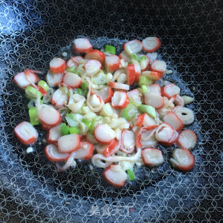 蚝油包菜炒蟹柳的做法步骤：6