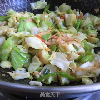 蚝油包菜炒蟹柳的做法步骤：9