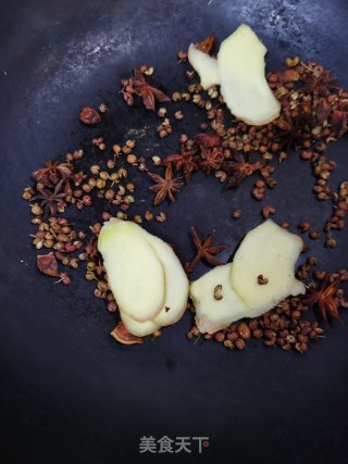 简单家常老人小孩都能吃的卤菜卤鸡爪卤鸭爪卤鸭胗的做法步骤：3