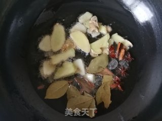 胡萝卜香菇土豆炖鸡腿的做法步骤：9