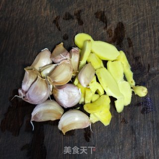 红烧鸭肉的做法步骤：3