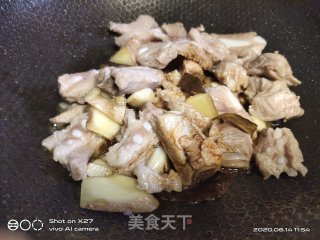排骨炖腐竹的做法步骤：6