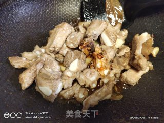 排骨炖腐竹的做法步骤：7