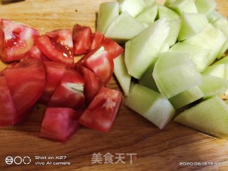 甜瓜西红柿鸡蛋沙拉的做法步骤：2