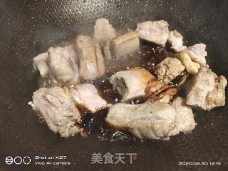 红酒焖排骨的做法步骤：5