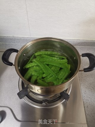 荷兰豆炒牛肉的做法步骤：4