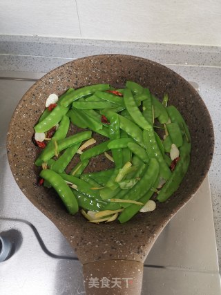 荷兰豆炒牛肉的做法步骤：8