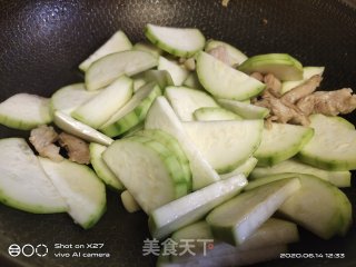 肉烧飘瓜的做法步骤：5