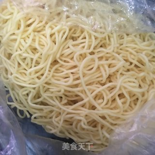 肉饼芽菜炒面的做法步骤：3