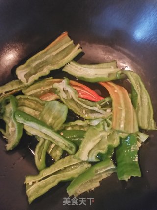 虎皮青椒的做法步骤：5