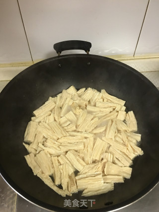 凉拌腐竹的做法步骤：2