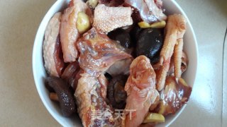 香菇蒸鸡肉的做法步骤：3