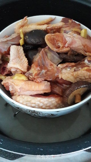 香菇蒸鸡肉的做法步骤：4