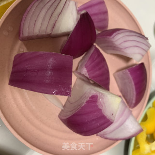洋葱炒鸡肉的做法步骤：2