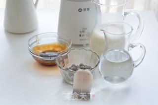 脏脏奶盖冰爽奶茶的做法步骤：2