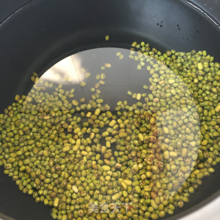 绿豆鸽子汤的做法步骤：6