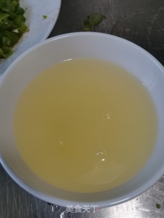 辣炒咸蛋白的做法步骤：1