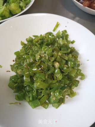 辣炒咸蛋白的做法步骤：3