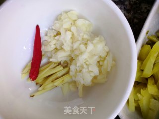 猪肚干煸酸菜的做法步骤：3