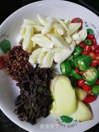 家常小炒麻辣紫苏牛肉的做法步骤：2