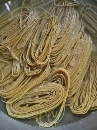 凉拌云丝的做法步骤：1