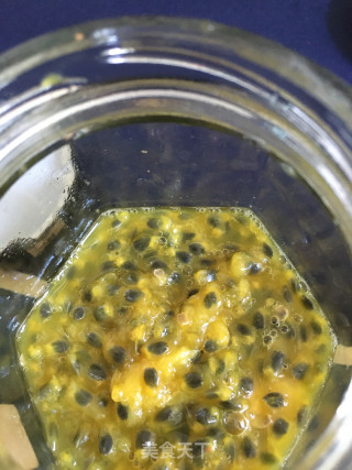 柠檬蜂蜜百香果茶的做法步骤：3