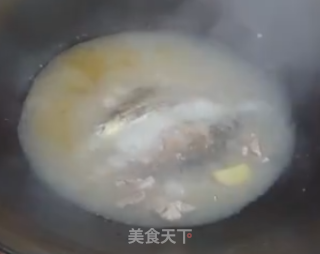 鲫鱼汤的做法步骤：9