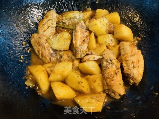 火麻仁浓香鸡翅烧土豆的做法步骤：7