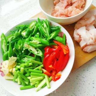 小炒肉的做法步骤：2