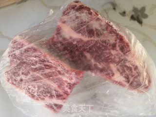 洋葱炒牛肉的做法步骤：1