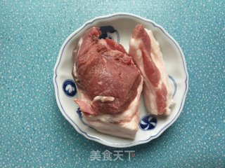 香菇芹菜猪肉饺的做法步骤：1