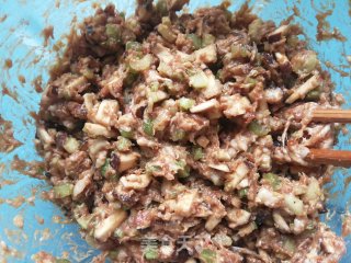 香菇芹菜猪肉饺的做法步骤：11