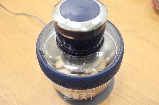 炸吐司肉丸的做法步骤：4